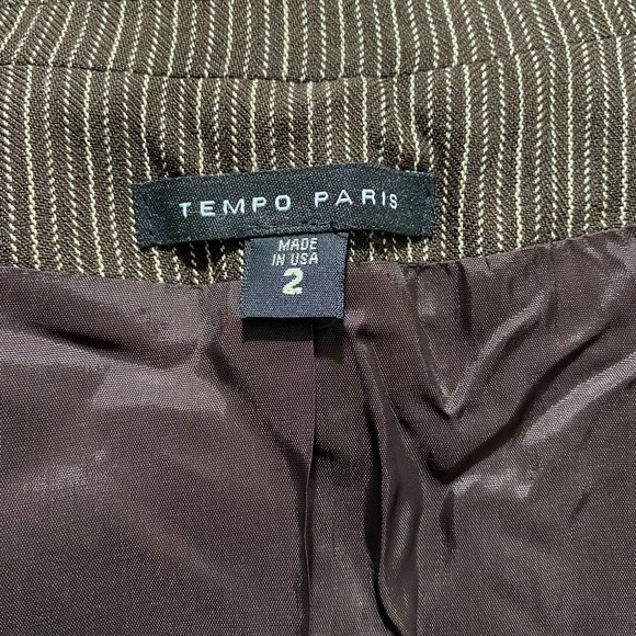 NWT Tempo Paris Blazer Brown Pinstripe with beautiful Floral Accent Size 2 - Picture 6 of 7